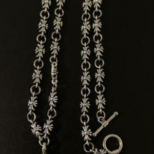 Les Collier Chromes Hearts